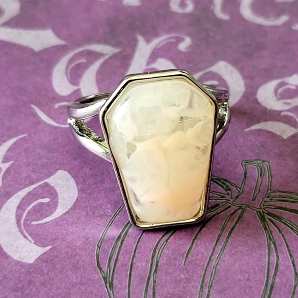 Coffin Ring - Picture 1 of 3